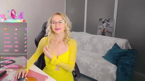 Snapshot of marysantamonika chatting on September 14, 5:33 pm Mary online show from September 14, 5:33 pm