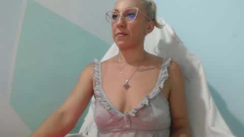 massiel ferreti online show from April 18, 11:26 pm