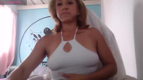 Snapshot of massielferretis chatting on October 11, 9:39 pm massiel ferreti online show from October 11, 9:39 pm