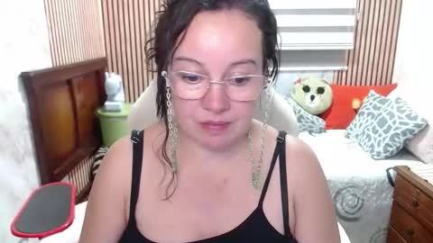 Sonia online show from May 5, 10:35 pm