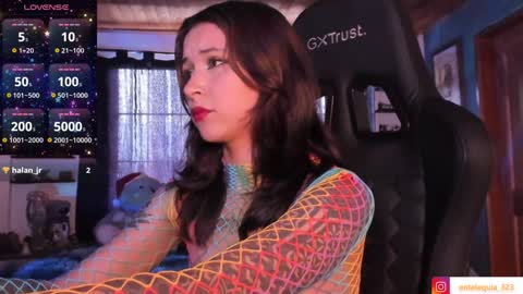 Hilary online show from December 19, 9:38 pm