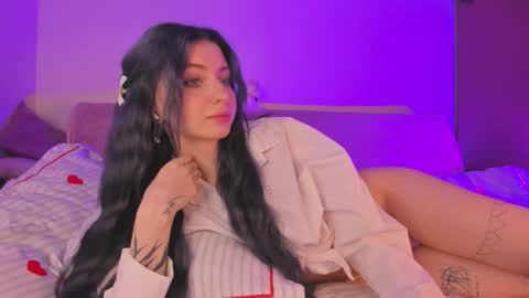 May online show from November 15, 6:03 am