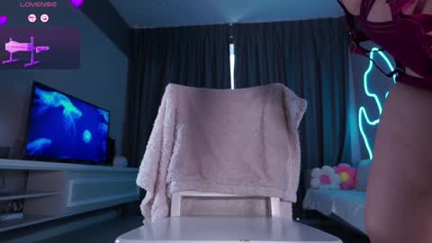 Maya online show from January 23, 1:51 am