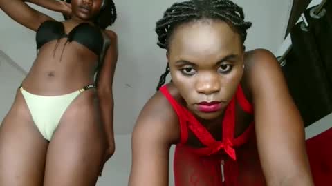 Snapshot of mayah_l chatting on October 14, 10:01 pm Mayah online show from October 14, 10:01 pm