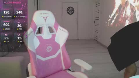 Mayales online show from October 4, 6:45 pm