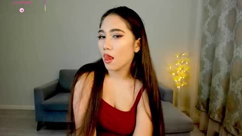 Mia online show from February 13, 1:24 pm