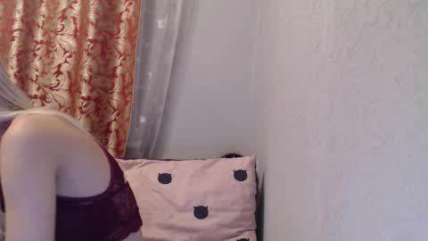 maybe_doll online show from November 27, 9:50 pm