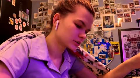 Rose online show from March 12, 9:17 pm