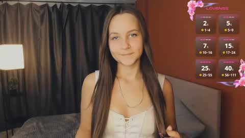 Snapshot of maysday chatting on October 19, 1:46 pm May online show from October 19, 1:46 pm