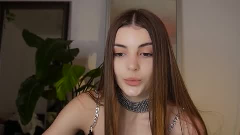 mayttease online show from December 4, 7:54 am