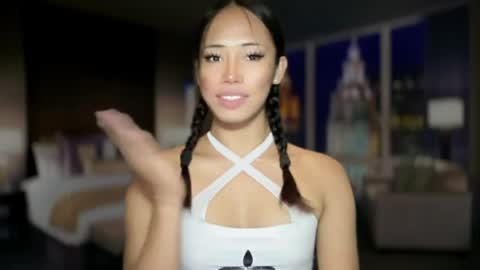 Mayumi  online show from July 6, 12:10 pm