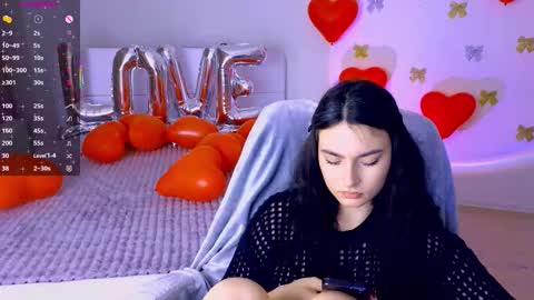 Dina online show from February 11, 10:00 pm