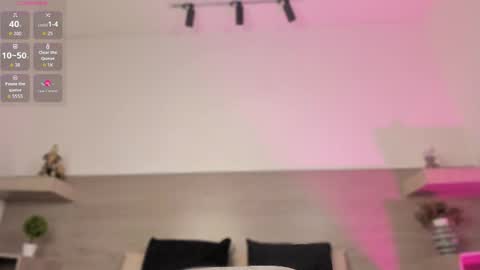   online show from April 16, 9:39 pm