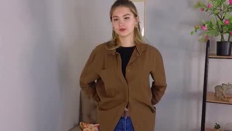 Snapshot of megan_boon chatting on October 30, 3:13 pm Sofia online show from October 30, 3:13 pm