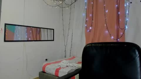 megan online show from December 4, 10:41 pm