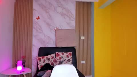 Megan online show from December 2, 12:18 pm