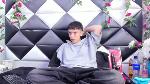 Snapshot of megan_thompsonn_ chatting on September 27, 3:14 am megan_thompsonn_ online show from September 27, 3:14 am