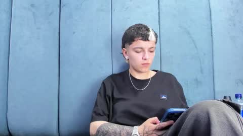 megan_thompsonn_ online show from May 27, 2:19 am