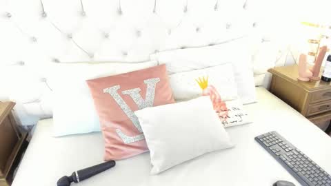 Snapshot of meganstar__ chatting on September 22, 12:03 pm Megan online show from September 22, 12:03 pm