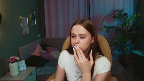 megg_ryan online show from April 15, 2:17 pm