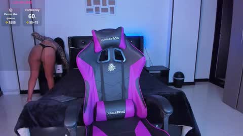 meghan_as online show from February 11, 10:36 am