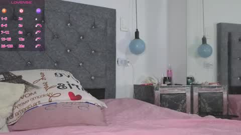 Snapshot of meghan_taylor__ chatting on September 26, 9:56 pm Meghan online show from September 26, 9:56 pm