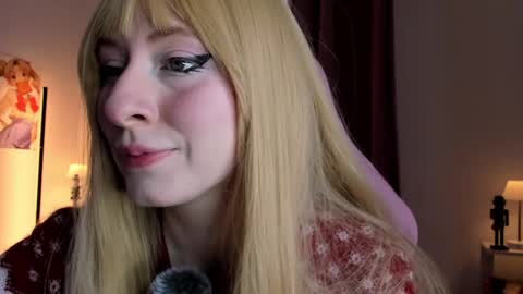 Mei  online show from December 22, 9:51 pm