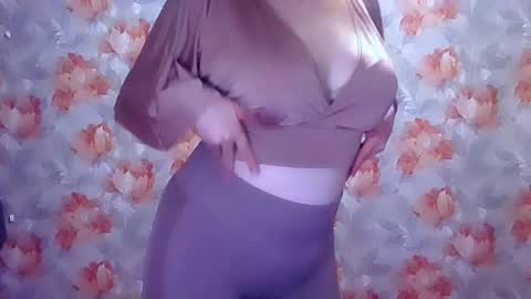 Mel Mellie online show from April 18, 10:53 pm