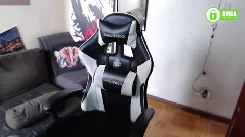 mel raise online show from December 15, 9:31 pm