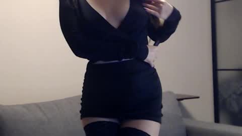 meladams online show from November 18, 8:21 pm