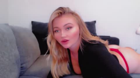 Melania online show from October 24, 1:40 pm