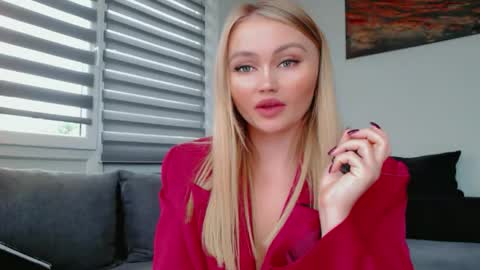 Melania online show from October 14, 11:02 am