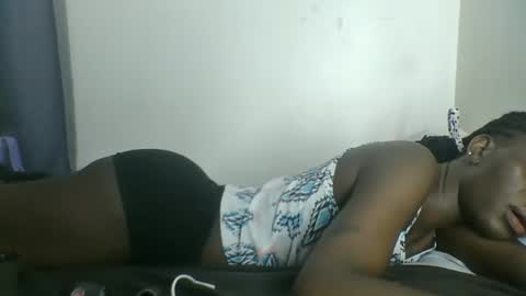Snapshot of melanie_goddesss chatting on September 26, 2:09 am milly online show from September 26, 2:09 am