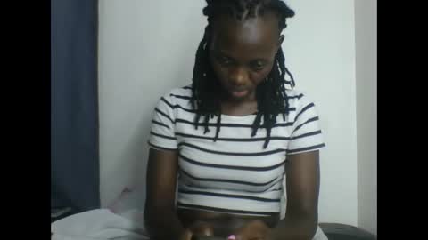 Snapshot of melanie_goddesss chatting on October 14, 8:55 pm milly online show from October 14, 8:55 pm