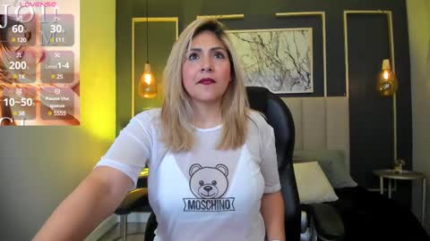 Melanie online show from February 20, 10:04 pm