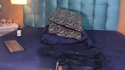        online show from December 5, 4:19 pm