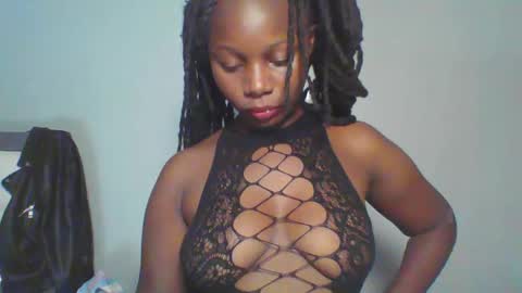 Snapshot of melanin_sassy96 chatting on January 29, 9:44 am bad lil shawry online show from January 29, 9:44 am