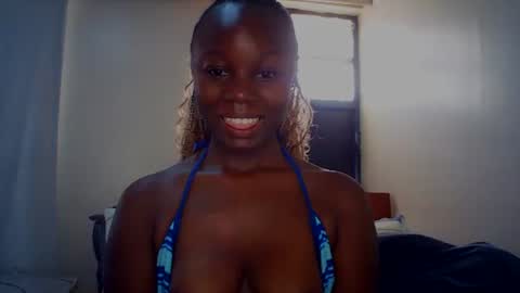 Snapshot of melanin_sassy96 chatting on September 26, 7:50 am bad lil shawry online show from September 26, 7:50 am