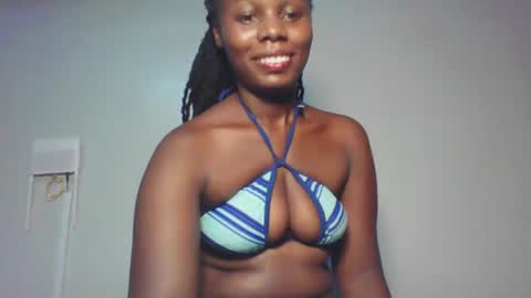 Snapshot of melanin_sassy96 chatting on December 16, 3:43 pm bad lil shawry online show from December 16, 3:43 pm