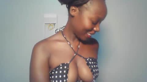 Snapshot of melanin_sassy96 chatting on January 17, 5:08 pm bad lil shawry online show from January 17, 5:08 pm