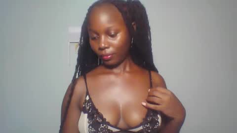 Snapshot of melanin_sassy96 chatting on January 16, 9:30 pm bad lil shawry online show from January 16, 9:30 pm