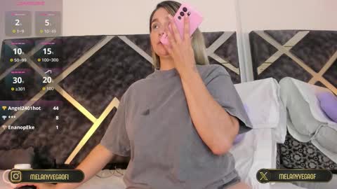 Snapshot of melanyvega_ chatting on October 19, 1:02 pm Melany online show from October 19, 1:02 pm