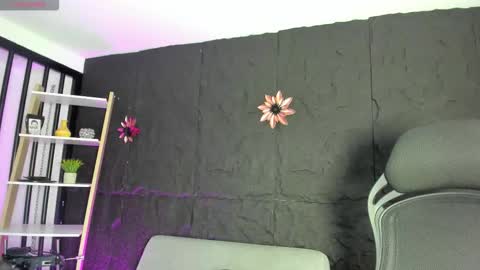 Melissa online show from October 24, 1:51 pm