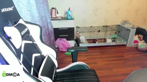 melisanilson online show from December 2, 1:40 am