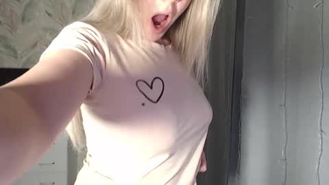 Melissa  Ray online show from January 27, 5:37 pm