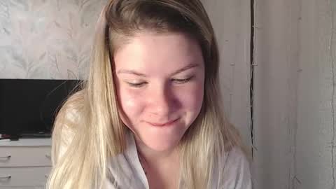 Melissa  Ray online show from January 24, 5:21 pm