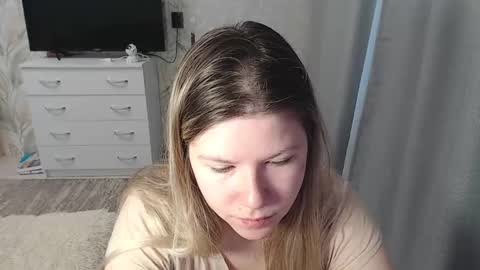 Melissa  Ray online show from February 19, 2:33 am