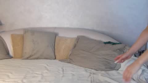 Hot Milf Melissa  ONLINE  Mon  Tue  Wed  Fr  Sun  - 9pm - 6amUTC3 online show from January 15, 9:21 pm