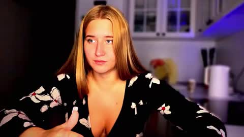 melissalii online show from September 23, 1:31 pm