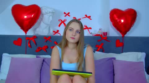 Snapshot of melissamelrey chatting on February 17, 5:01 pm MelissaBerry online show from February 17, 5:01 pm